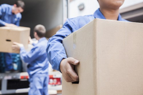 Moving and storage services in Castelnau residential area