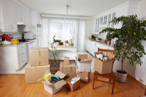 Secure short-term storage options for homes and businesses in Castelnau