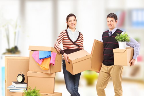 Secure storage units in Castelnau for personal belongings