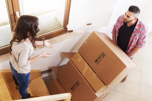 Efficient loading of belongings for a Castelnau apartment relocation